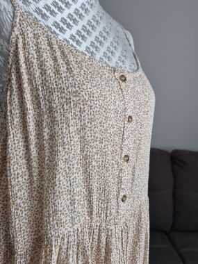 Sleeveless Button-Front Floral Sundress in Beige and White